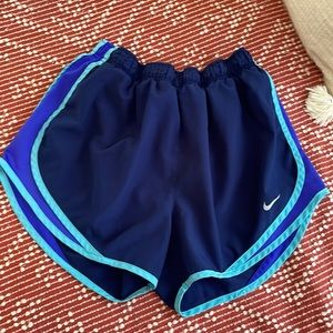 Nike shorts size Large